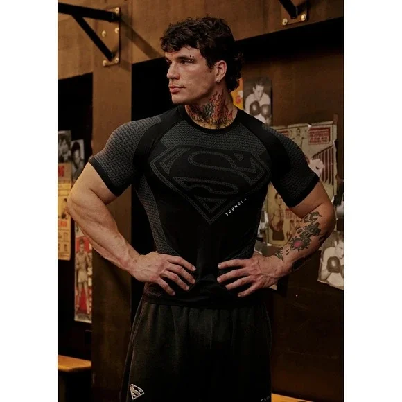 T-shirt Compression Superman Logo Argent - Coupe Athlétique, Licence DC Comics, Noir, Taille L